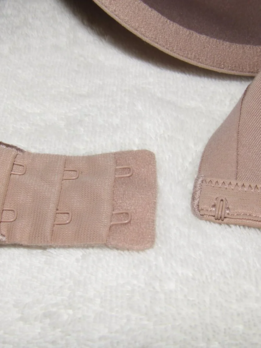 Warners Beige No Side Effects Bra Size 38DD USED